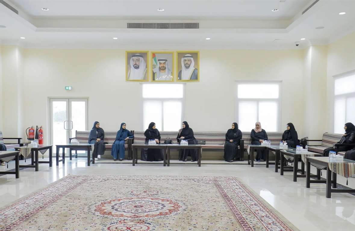 مجلس ضاحية الرقة يعقد جلسة حول دور المرأة الإماراتية 