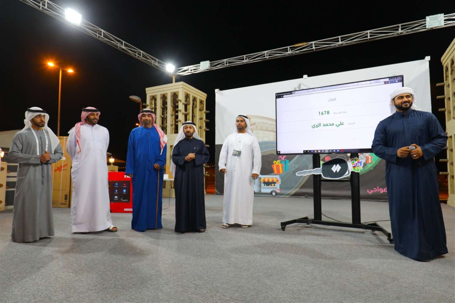 مهرجان ضواحي ينفذ السحب على السيارة الثانية بمليحة ويفوز بها المواطن علي الزري