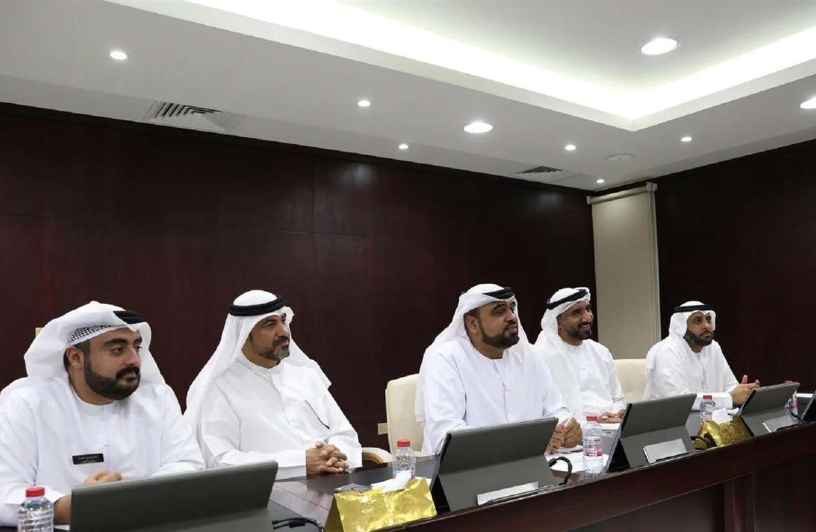 مجلس ضاحية الخروس وبلدية الذيد يبحثان مقترحات لتحسين الخدمات