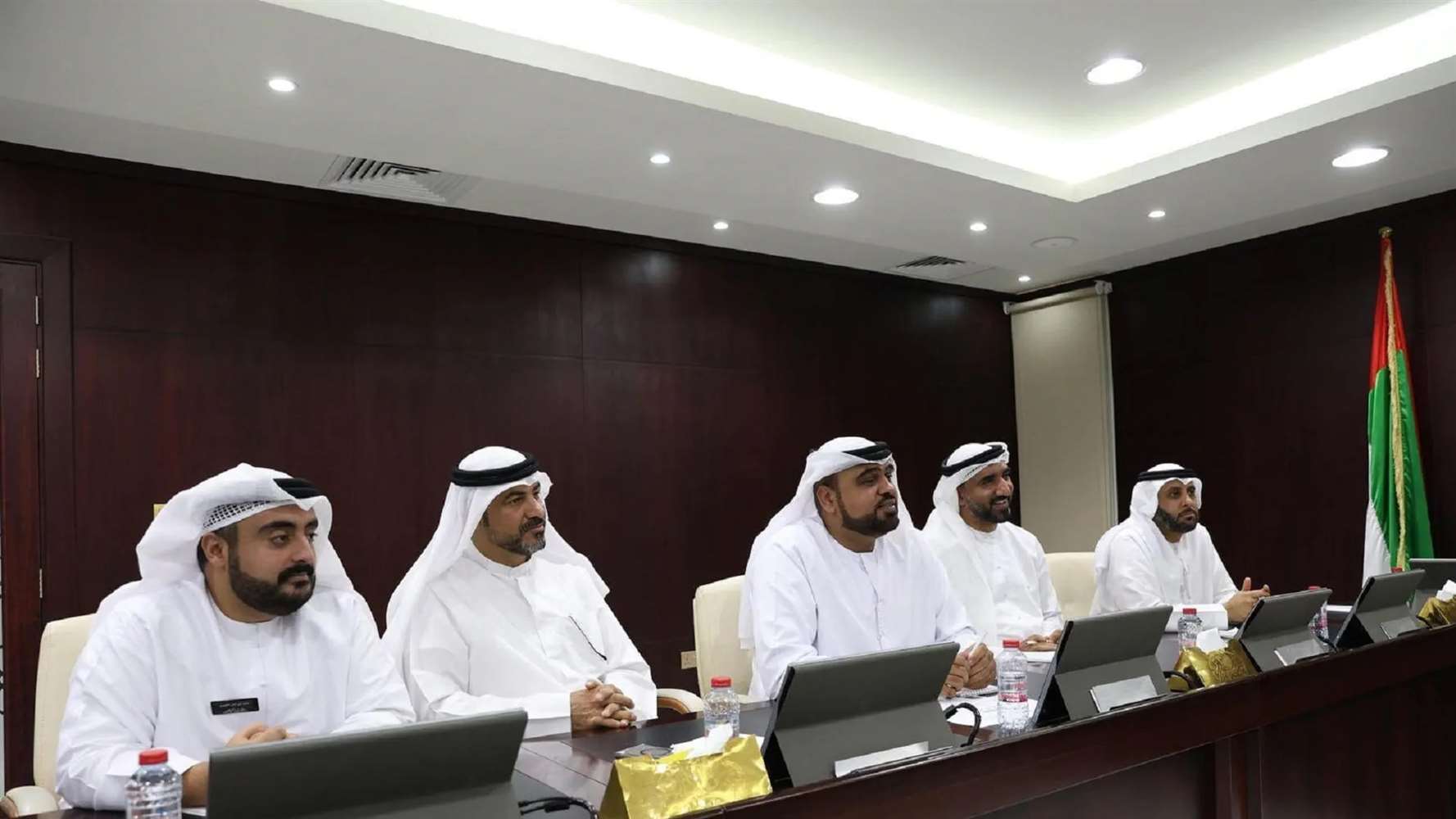مجلس ضاحية الخروس وبلدية الذيد يبحثان مقترحات لتحسين الخدمات